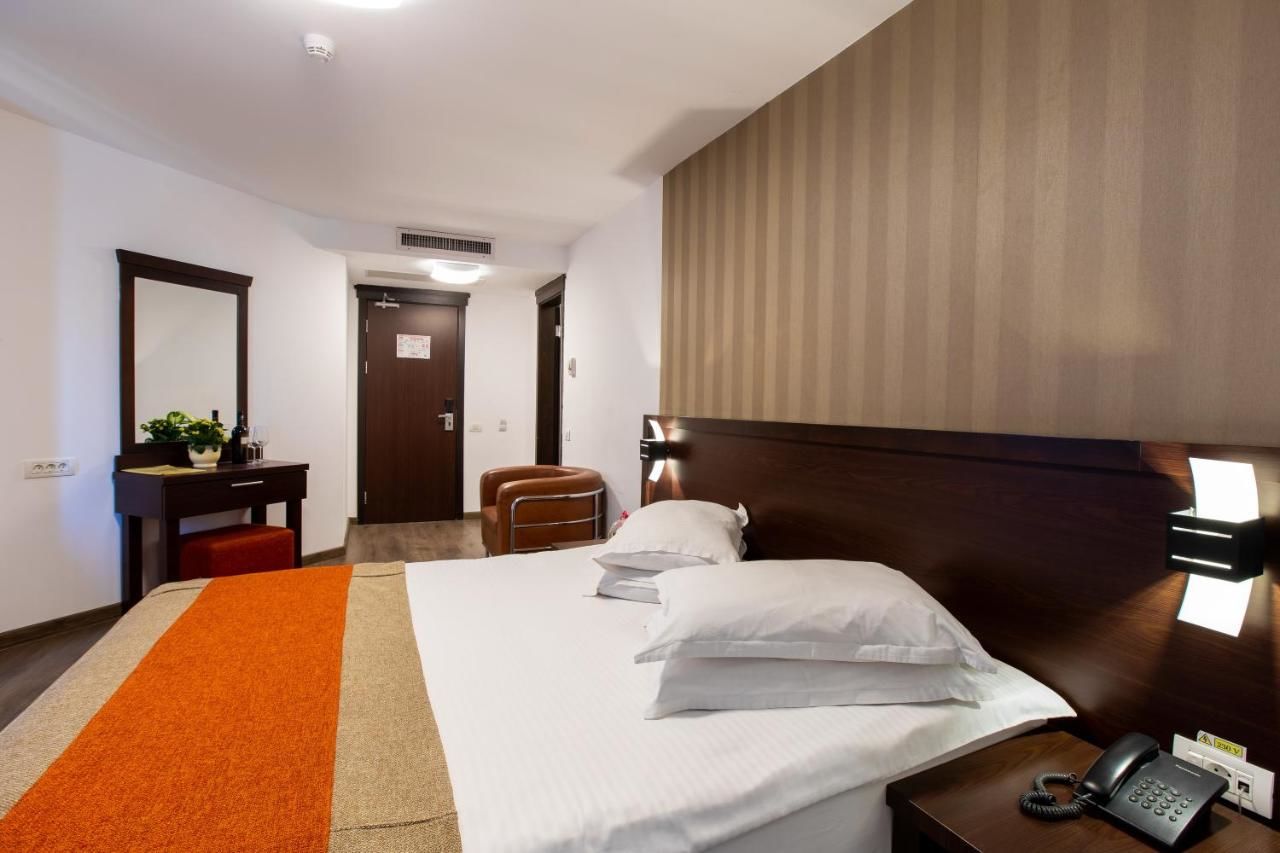 Отель Hotel Duke Armeneasca - Ex Tempo Бухарест-39