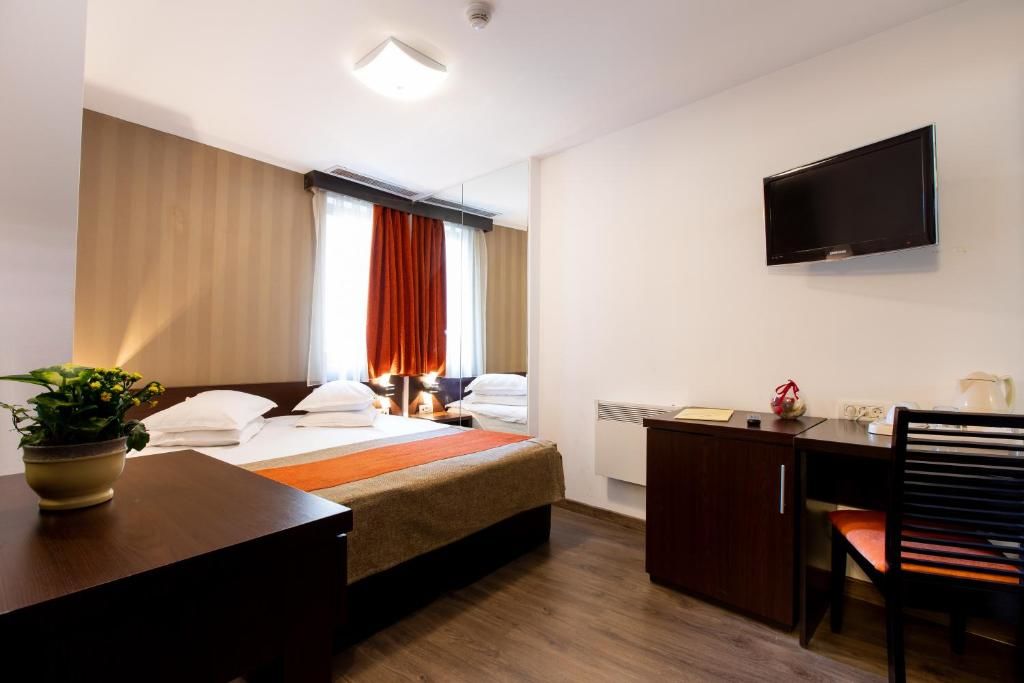 Отель Hotel Duke Armeneasca - Ex Tempo Бухарест-49