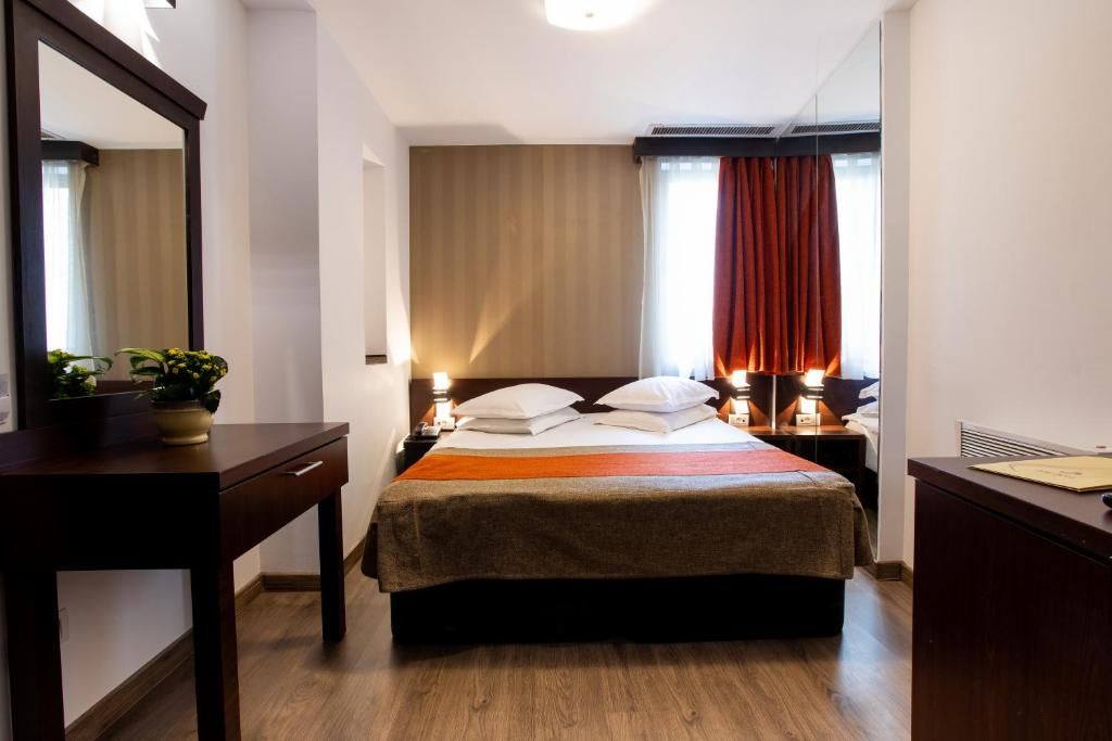 Отель Hotel Duke Armeneasca - Ex Tempo Бухарест-53