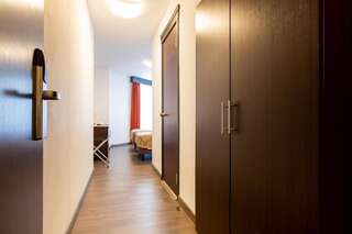 Отель Hotel Duke Armeneasca - Ex Tempo Бухарест Двухместный номер с 2 отдельными кроватями и балконом-6
