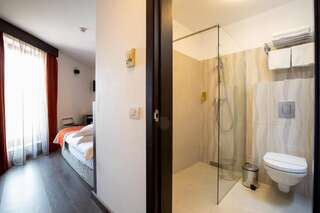 Отель Hotel Duke Armeneasca - Ex Tempo Бухарест Двухместный номер эконом-класса с 1 кроватью-15