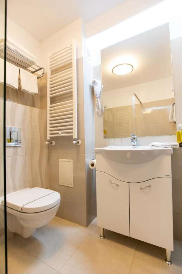 Отель Hotel Duke Armeneasca - Ex Tempo Бухарест-28